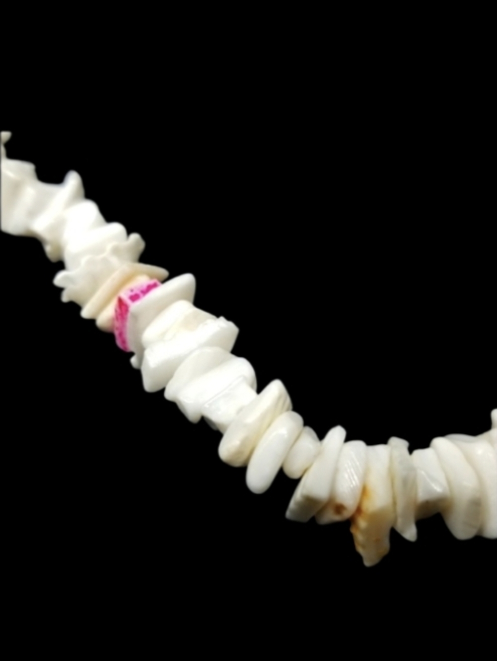 PINK AND WHITE PUKA SHELL NECKLACE - Picture 3 of 3